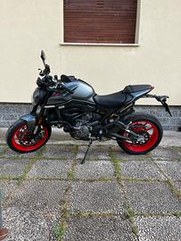 Ducati monster 937