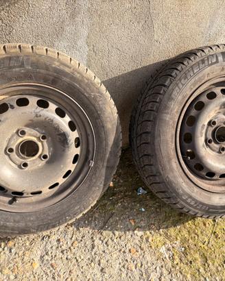 Cerchi 15 pollici 5 x 112 + gomme 195 65 R16 M+S