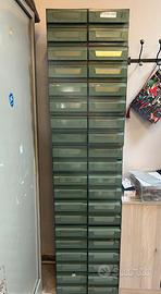 Scaffalatura cassettiera in plastica a cassetti