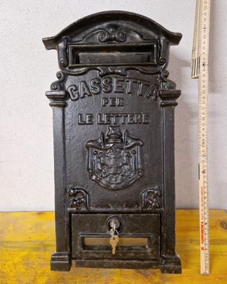 Cassetta per le Lettere in ferro battuto