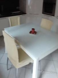 tavolo in vetro allungabile 
