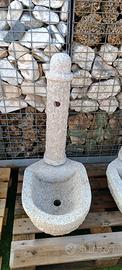 fontana in granito per giardino
