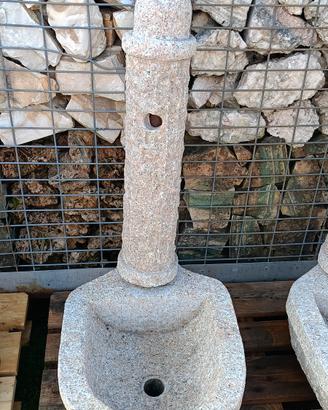 fontana in granito per giardino