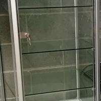 Vetrina con LED e faretti 