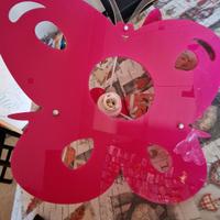lampadario forma farfalla  fuxia 