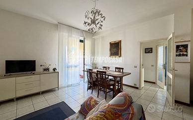 TRILOCALE CON BALCONE, BOX E CANTINA LIBERO SUBITO