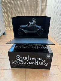 Stan Laurel & Oliver Hardy -  Infinite Statue