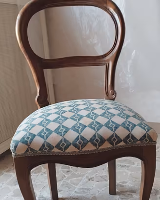 tavolo rotondo con  sedie