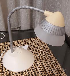 Lampada da tavolo Philips LED flessibile - Ottime 