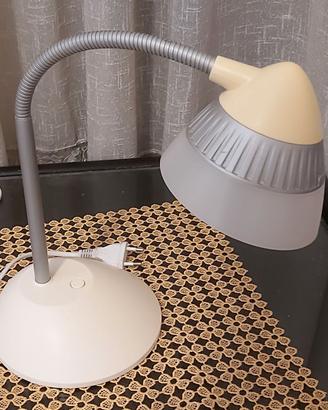 Lampada da tavolo Philips LED flessibile - Ottime 