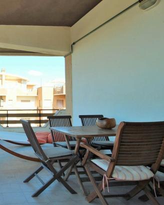 set da giardino tavolo e 5 sedie legno