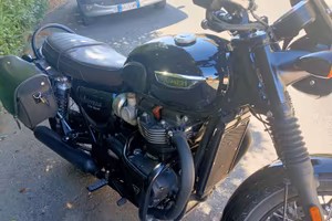 Triunph Bonneville T120 Blak