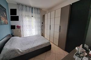 Zona vialba - ampio tre locali al piano rialzato