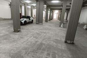 Deposito di 2000 mq in punto strategico picanello