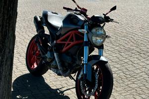 Ducati Monster 796 + ABS - 2011 (Depo. A2)