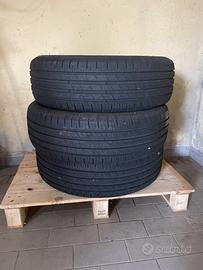 4 Goodyear EfficientGrip Pneumatici 215/65 R17 99V