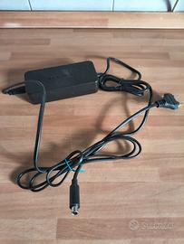 Caricabatteria monopattino