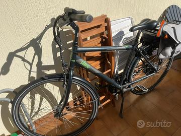 Bicicletta City Bike pedalata assistita