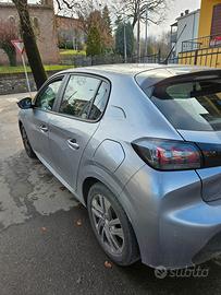 Peugeot 208 per neopatentati