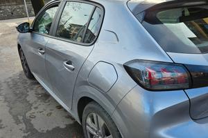Peugeot 208 per neopatentati