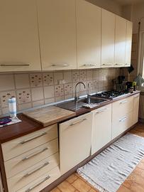Cucina color crema+lavastoviglie