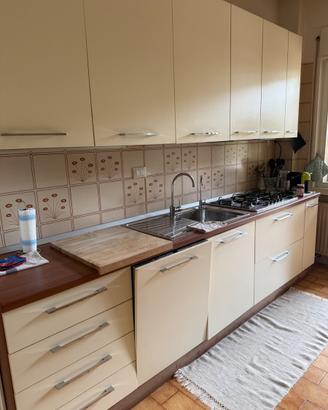 Cucina color crema+lavastoviglie
