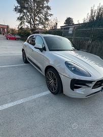 Porsche  macan s