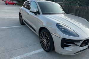 Porsche  macan s
