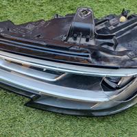 Faro Anteriore Audi A3 S3 RS3 8V Matrix Difettato