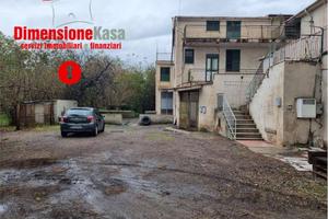 Casa indipendente di 165 m² con più di 5 locali e 