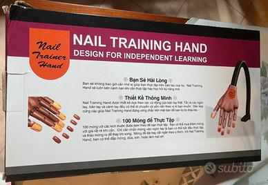 Mano Finta Unghie per Nail Art