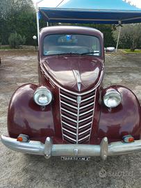 Auto d'epoca fiat 1100