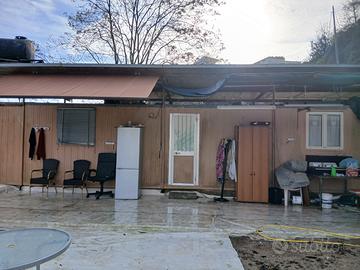 Prefabbricato con tettoia prezzo trattabile