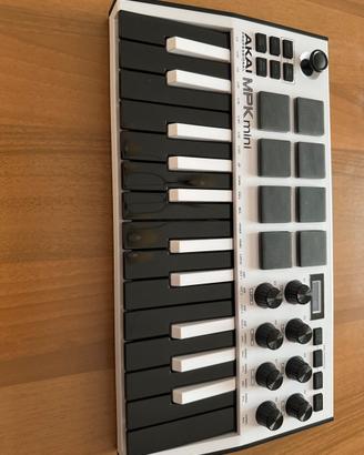 AKAI Professional MPK mini