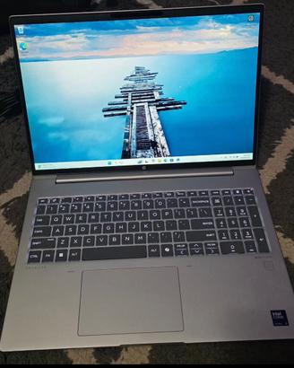 HP ProBook 460 G11 16" Core Ultra 5 240GB