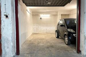 Ampio Box Auto Via Barriera 27