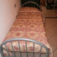 LETTO E TAVOLI