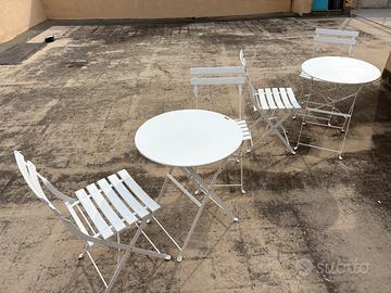 Due set tavolini e sedie