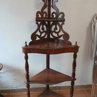 angoliera con ripiani