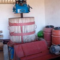 torchio 8o idraulico montato su ruote 