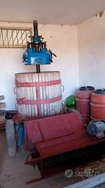 torchio 8o idraulico montato su ruote 