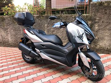 X-max 300 come nuovo tenuto sempre in garage