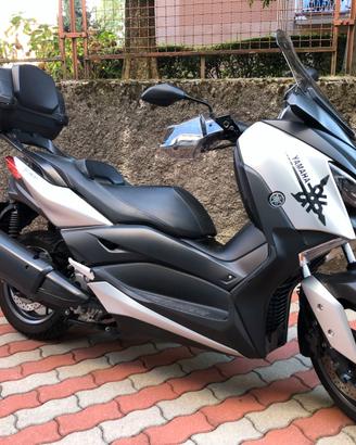 X-max 300 come nuovo tenuto sempre in garage