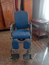 Sedia comoda per anziani/persone con disabilità