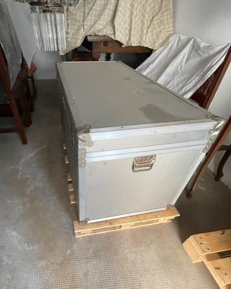 Cassa Baule in alluminio vintage 110x55x55
