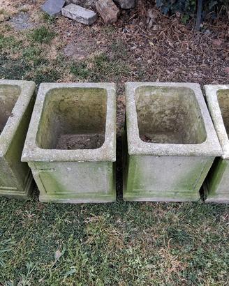 4 vasi in cemento  per giardino 