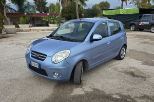 Automobili