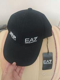 Cappellino EA7