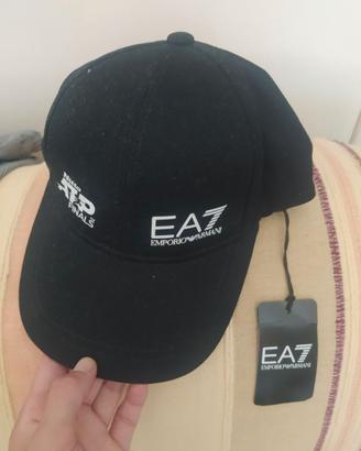 Cappellino EA7