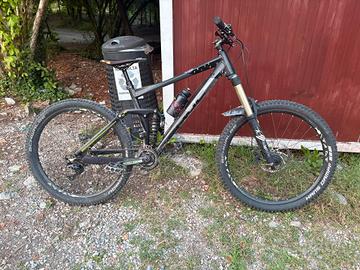 Mountain bike Cube
